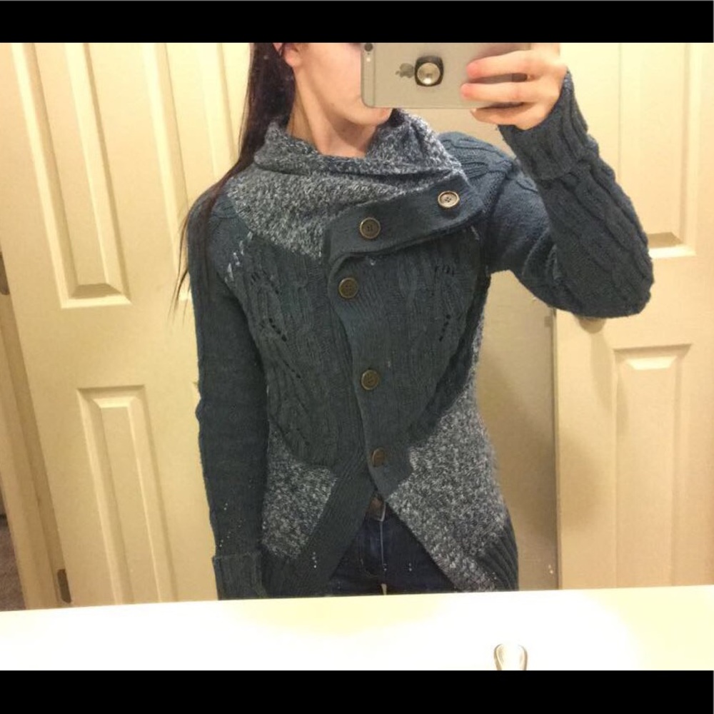 BKE sweater